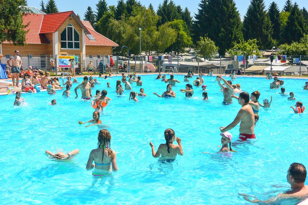 Campingpark Gitzenweiler Hof Hotel Lindau  Exterior photo